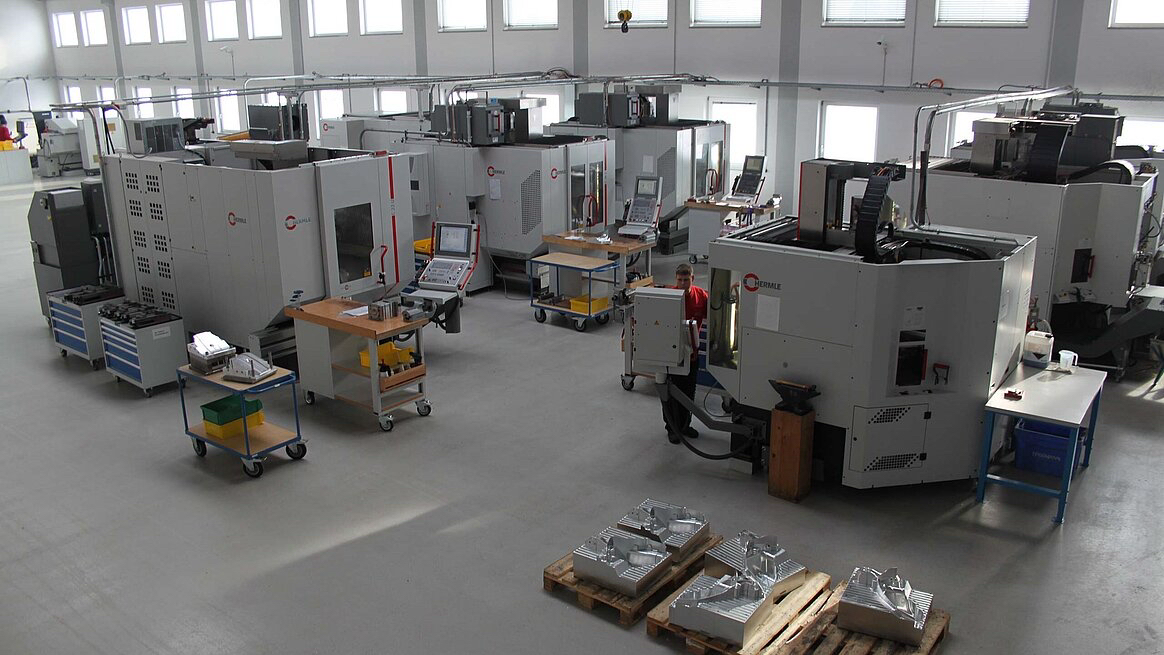 GradexSoft - Modern Manufacturing Facility